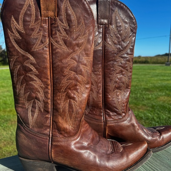 Idyllwind Brown Leather Cowboy Boots - Picture 2 of 6